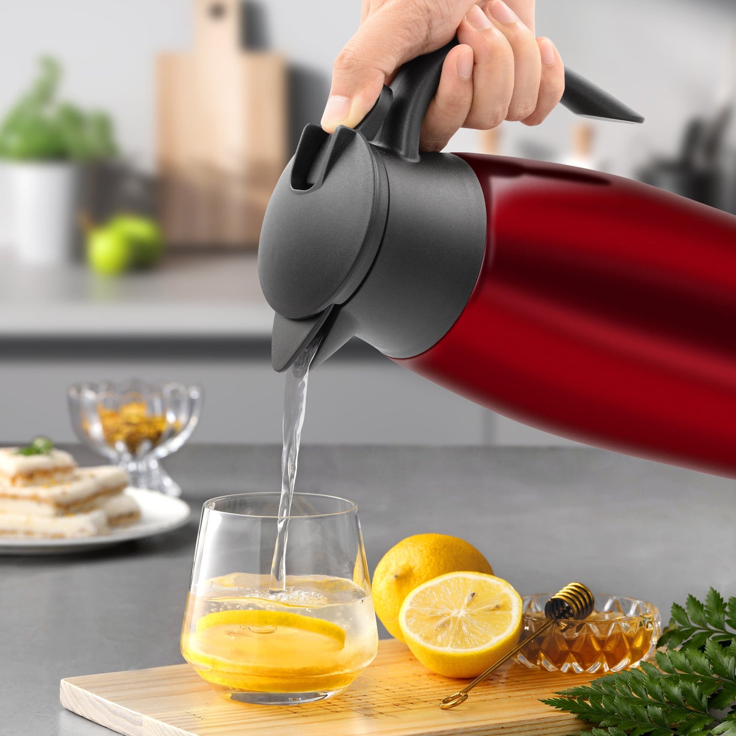 68oz Thermal Coffee Carafe, Stainless Steel Vacuum Insulated Coffee Thermos for Hot and Cold Beverage (Red）